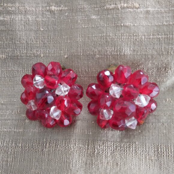 VINTAGE GERMANY CLUSTER RED & CLEAR GLASS CLIP ON EARRINGS - Picture 1 of 5